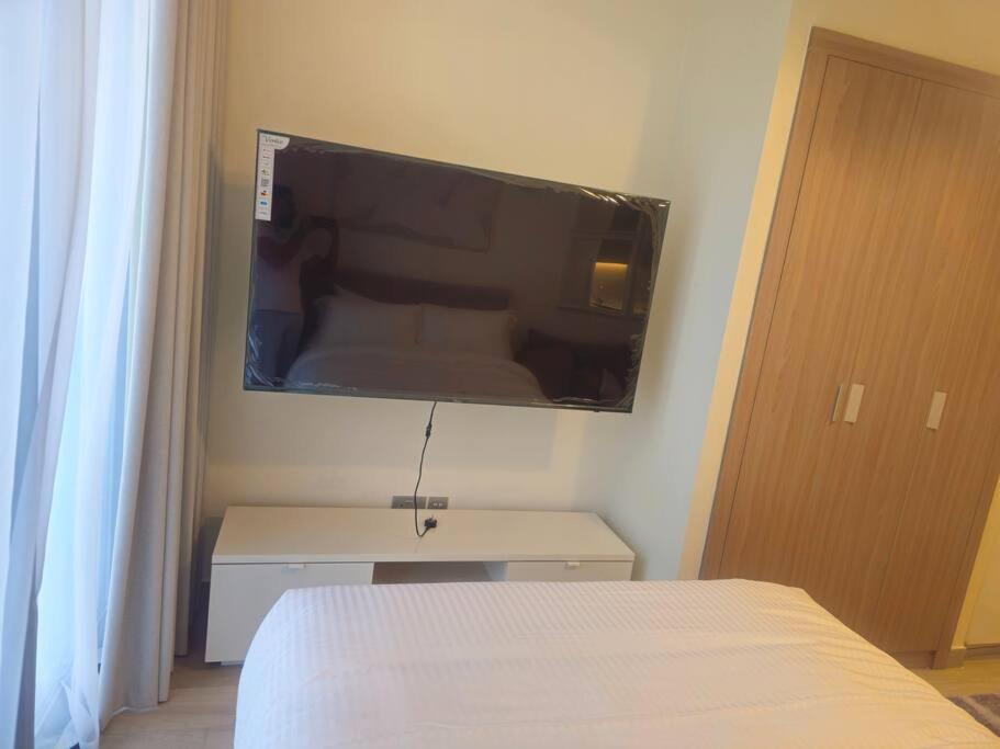 Apartment Luxury Near Burj Khalifa In Azizi Riviera Dubai